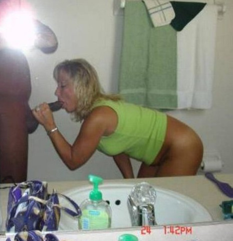 Photo BBC Oral Cumshot with Mature Blonde Wife
